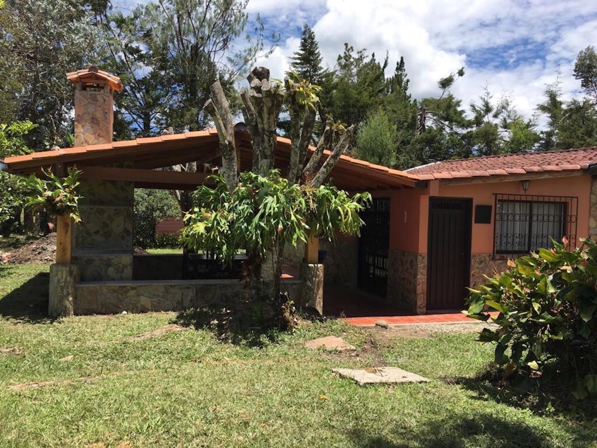 GuatapéLa Casa De Piedra别墅 外观 照片