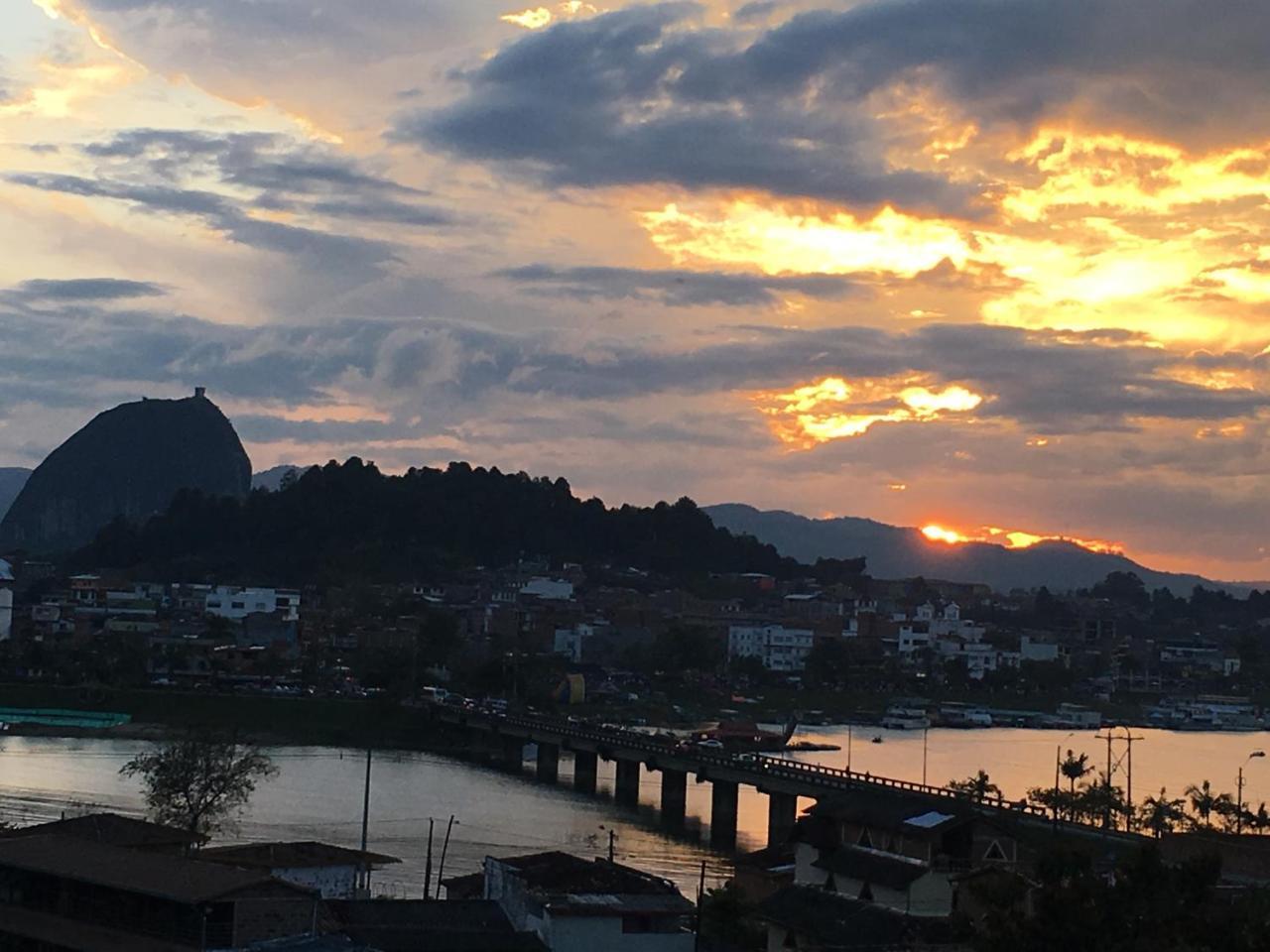 GuatapéLa Casa De Piedra别墅 外观 照片