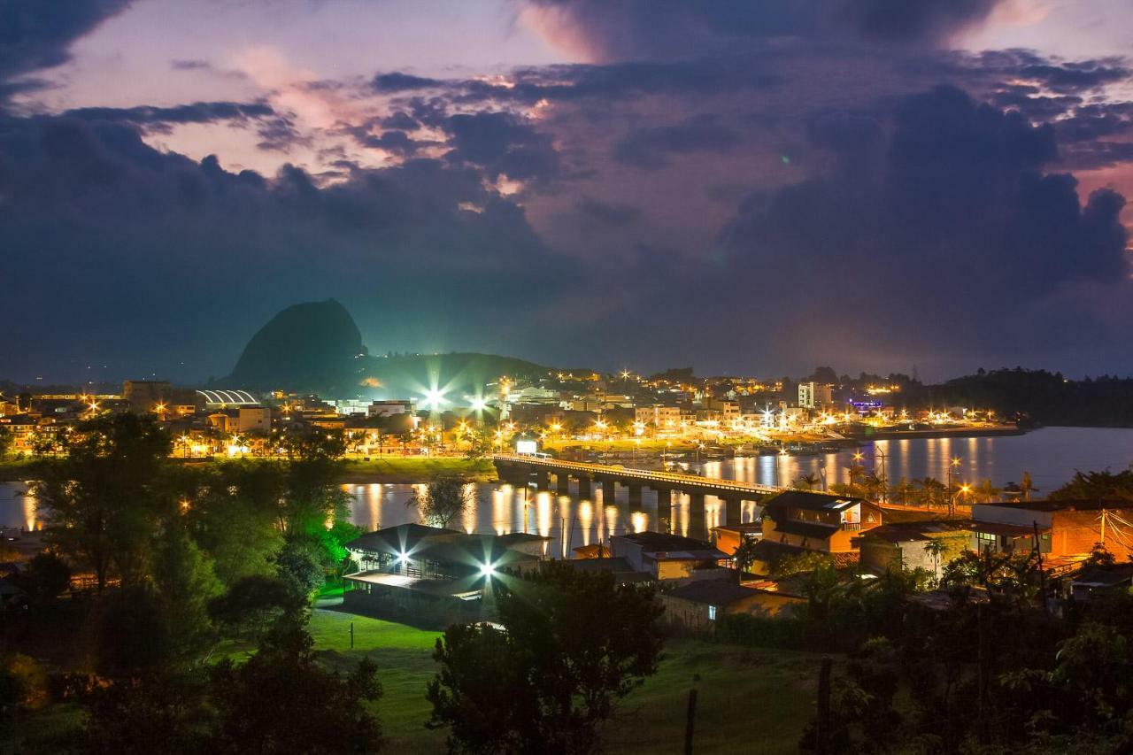 GuatapéLa Casa De Piedra别墅 外观 照片